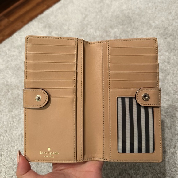 Kate Spade Wallet - Stacy Southport Avenue - Black Pebbled Leather - Picture 8 of 9